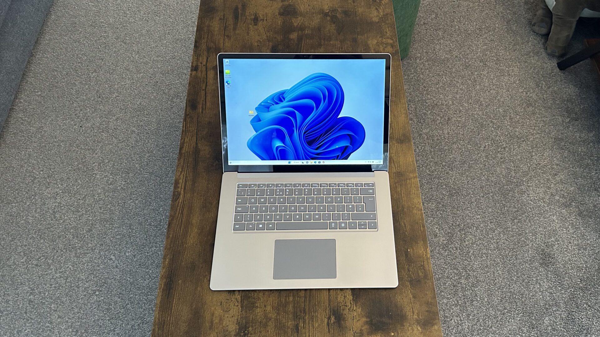 Microsoft issues windows 11 insider build 26220.5790 to dev channel