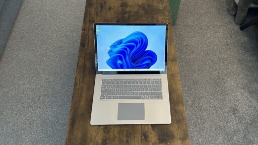 Microsoft issues windows 11 insider build 26220.5790 to dev channel