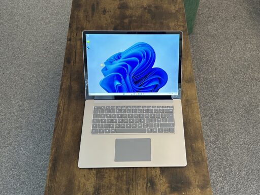 Microsoft issues windows 11 insider build 26220.5790 to dev channel